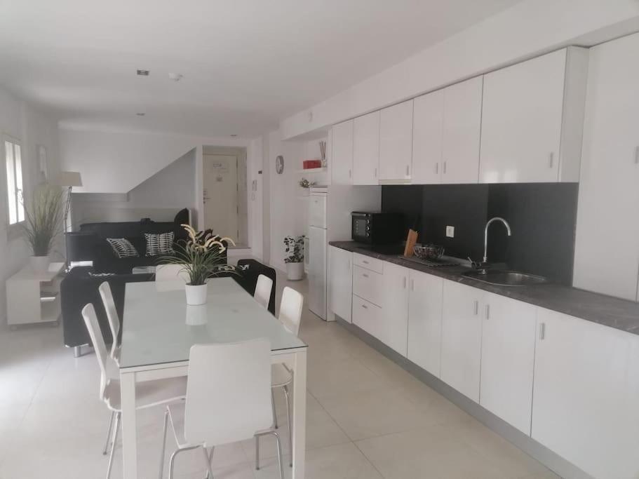 Spacious Loft / Literally At The Foot Of Alhambra Leilighet Granada Eksteriør bilde