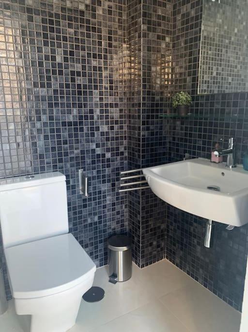 Spacious Loft / Literally At The Foot Of Alhambra Leilighet Granada Eksteriør bilde
